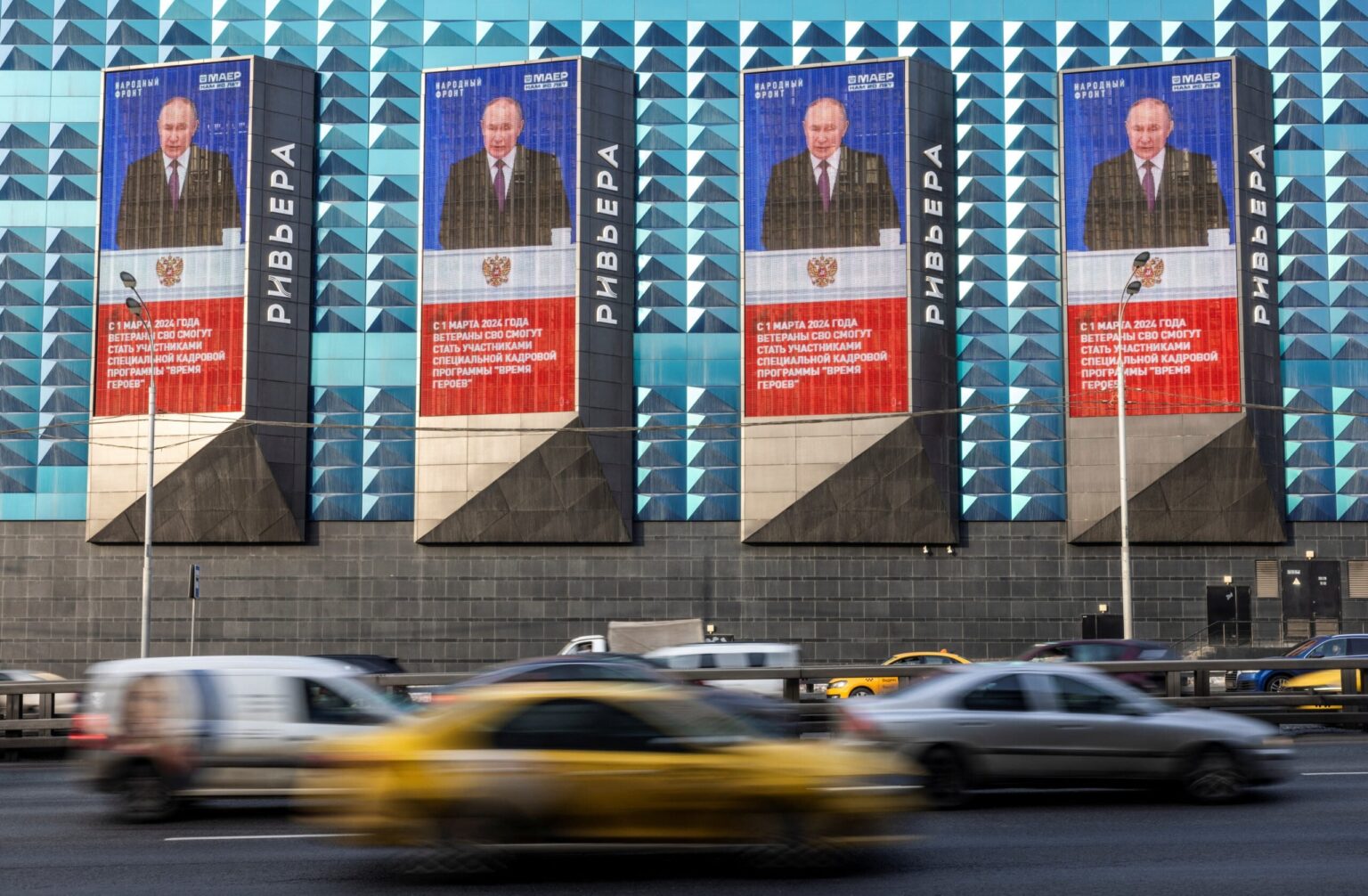 プーチン大統領が核脅迫を利用するのは、それが効果があるからである。 西側指導者らは恐怖を感じて自己抑止に陥り、西側メディアはプーチン大統領の脅しを増幅させる
