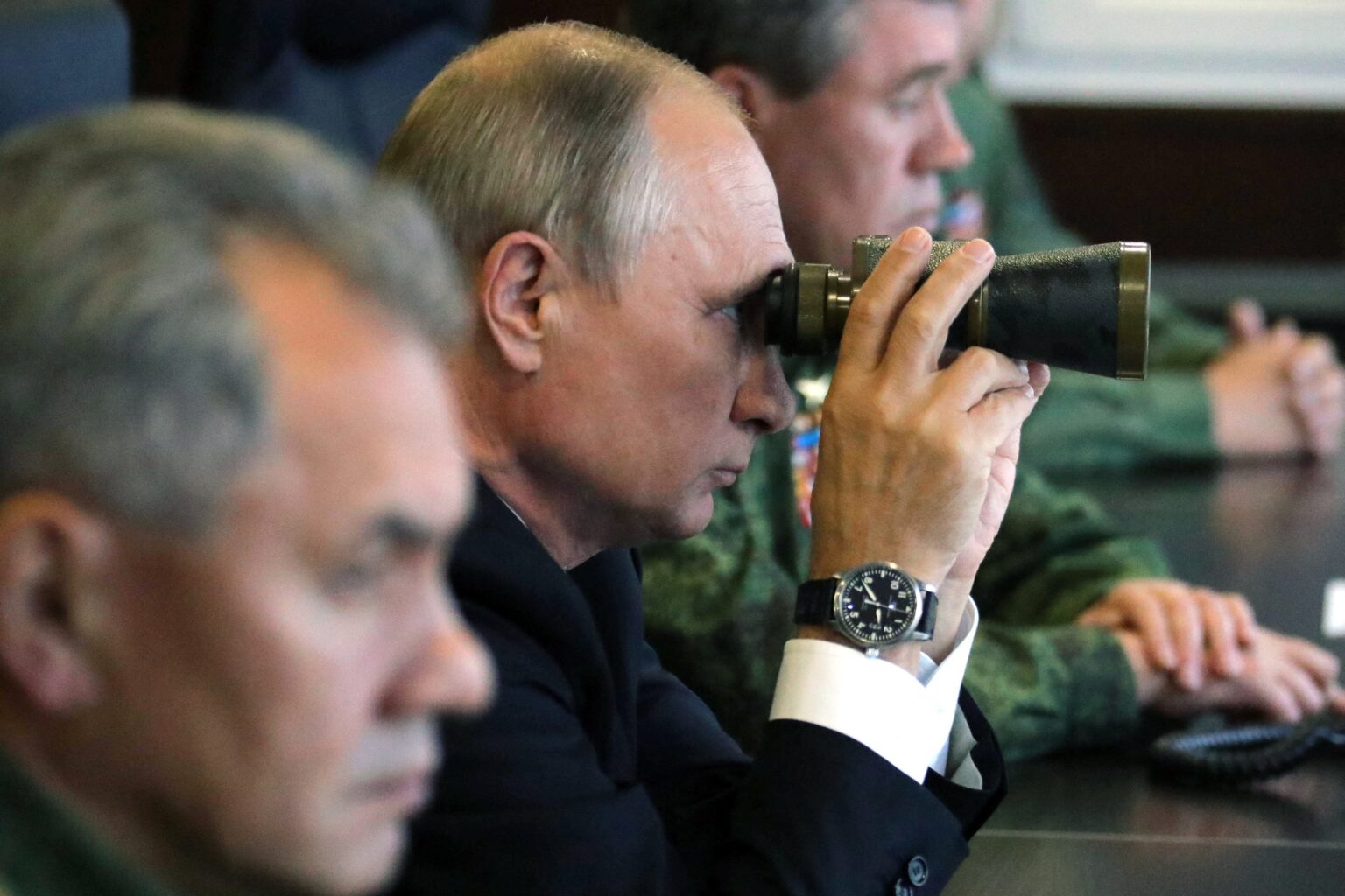 ロシア中部で軍が使用する重要な橋に爆発が発生、キエフが確認