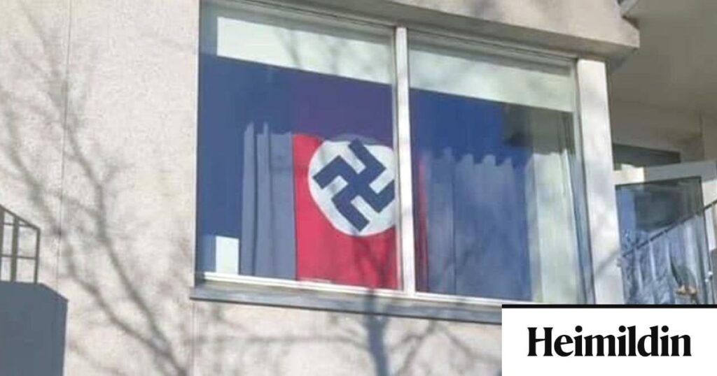 アルバンにナチスの旗がはためく