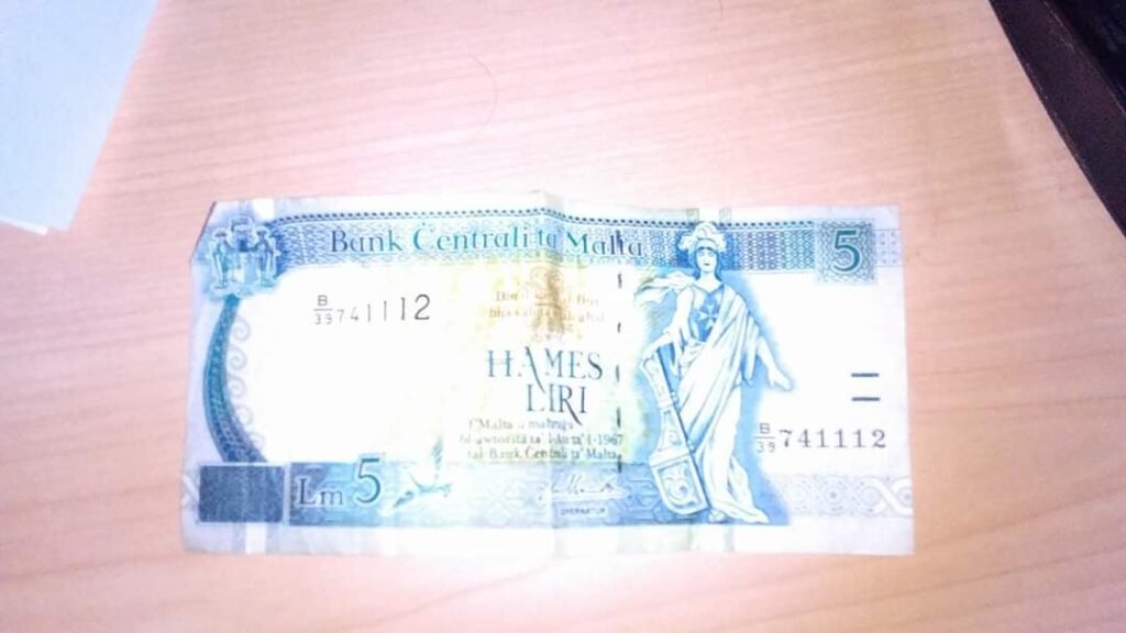 ここに集金人はいますか？