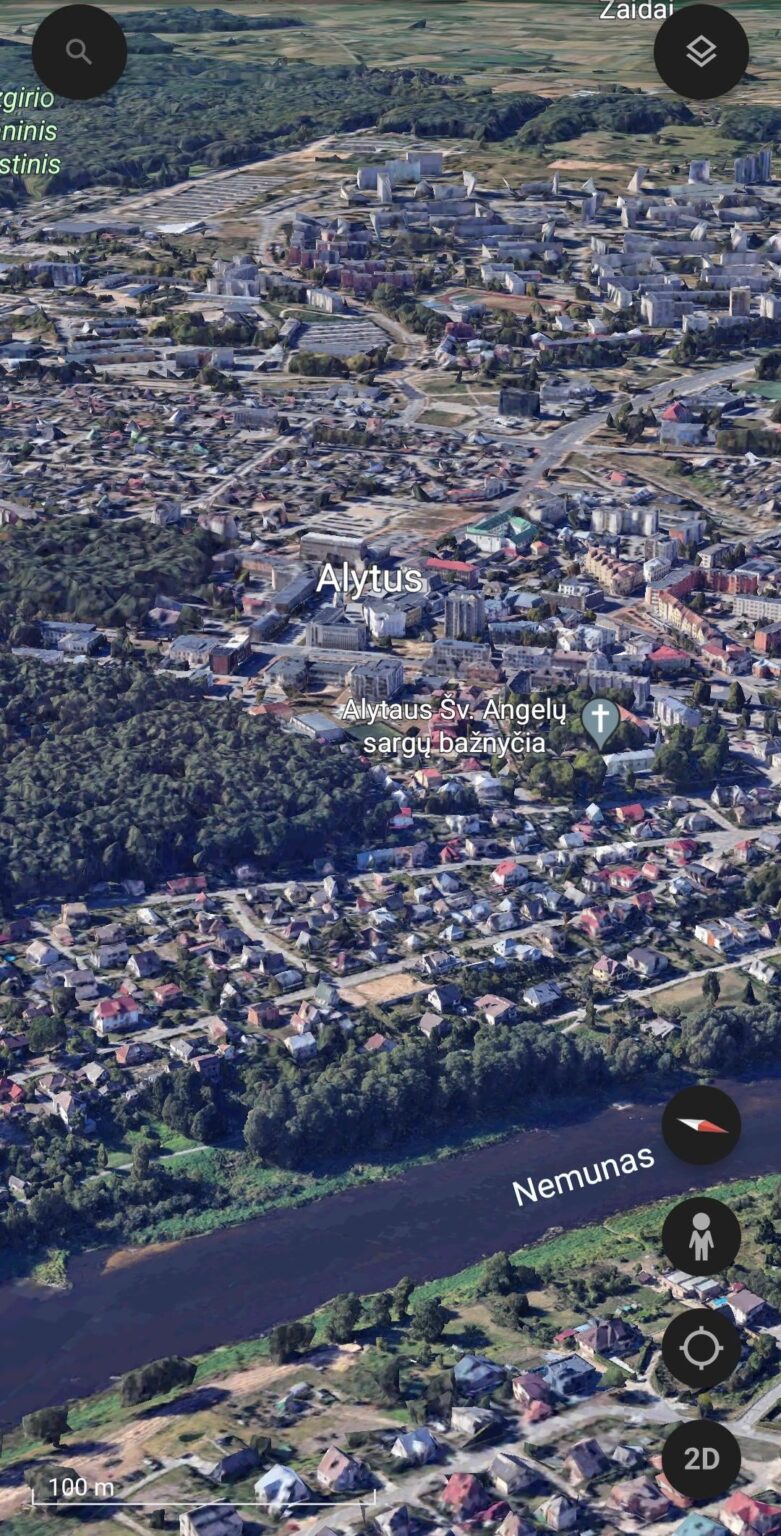 なぜアリートゥスがリトアニアで Google Earth 経由で 3D 画像を持っている唯一の都市なのか知っている人はいますか?