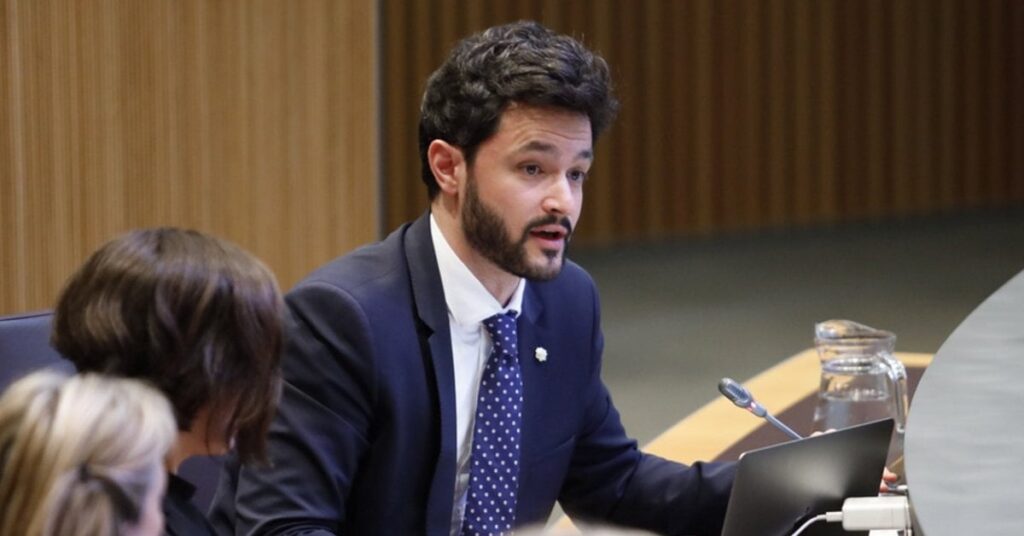 「ヨーロッパで最も野心的な法律」の一つであるカタルーニャ法に関するエスカレ氏の演説
