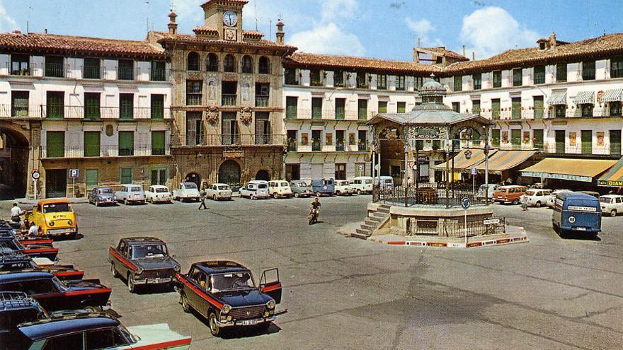 70年代のナバラ州トゥデラのフエロス広場