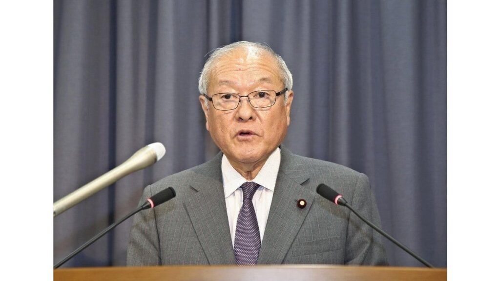 [経済] 鈴木財務相、円安に「行き過ぎた動きにあらゆるオプション排除せず対応」