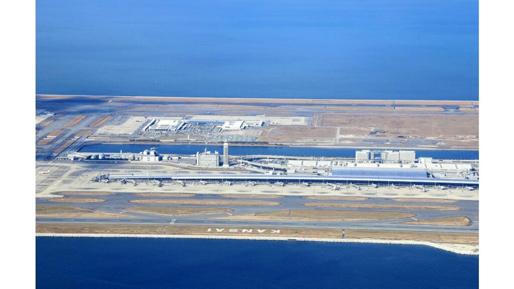 [社会] 関空の保安区域に無断侵入容疑、中国籍の男逮捕…旅行費用決済できず「空腹しのげると思った」