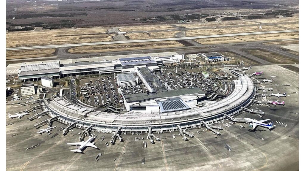 [社会] 日航機が飛行中に無線故障トラブル、新千歳空港で「光の信号」頼りに無事着陸…管制官が発信