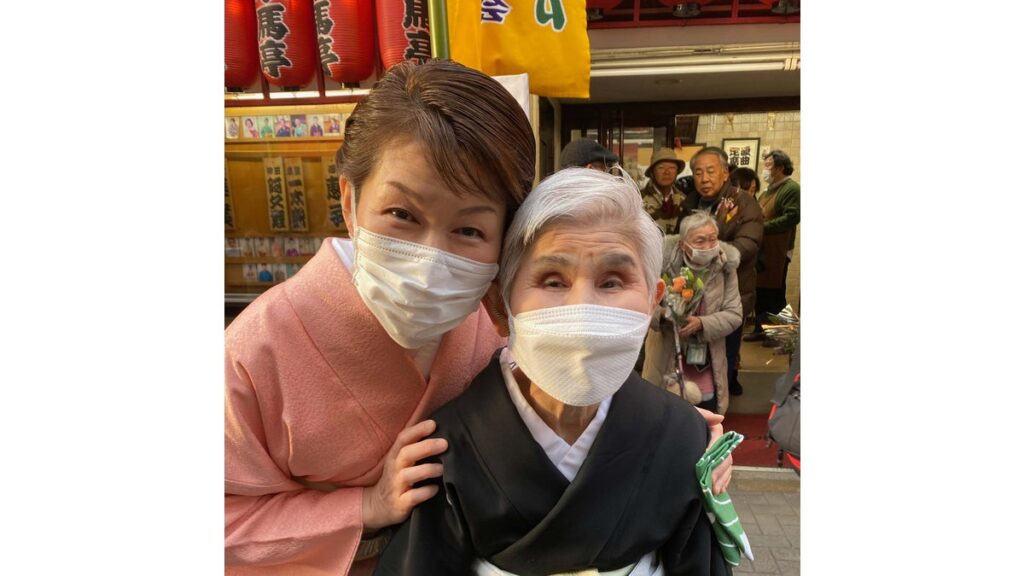 [長井好弘 演芸おもしろ帖] ［演芸おもしろ帖］巻の四十 曲師名人・沢村豊子の米寿を祝う一代記「たーへるあなとよこ」