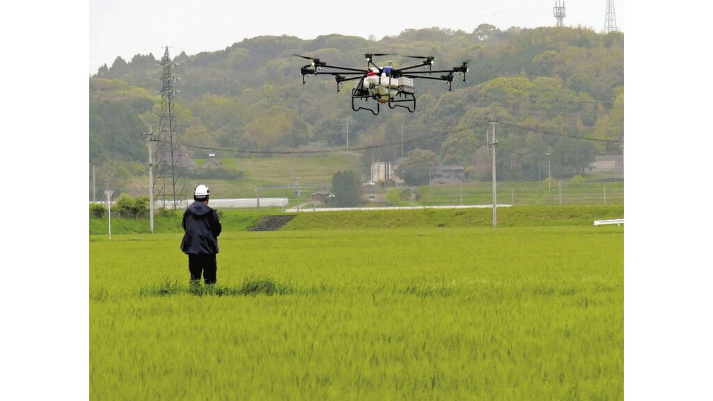 [ニュース] 直径４ｍの大型ドローンで農薬散布、３０ｈａを３時間…大分県の営農組合長「早さに驚いた」