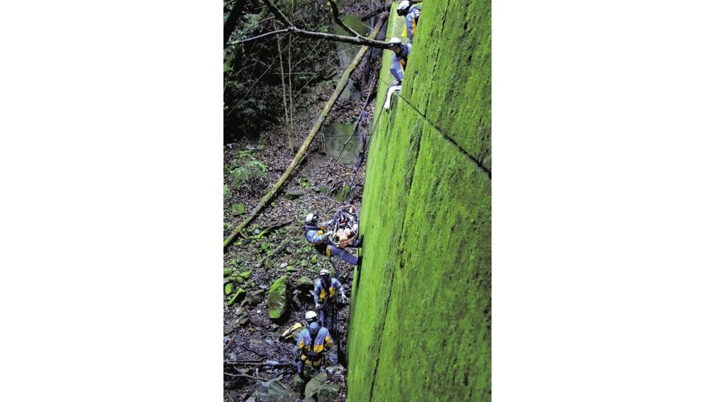 [ニュース] 震度６強想定 救助訓練