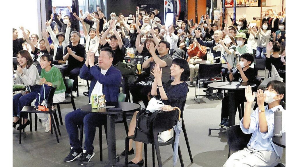 [ニュース] バスケ・鹿児島レブナイズがＢ２昇格決める…連日の接戦、歓喜のＰＶ会場「声援届いたのでは」