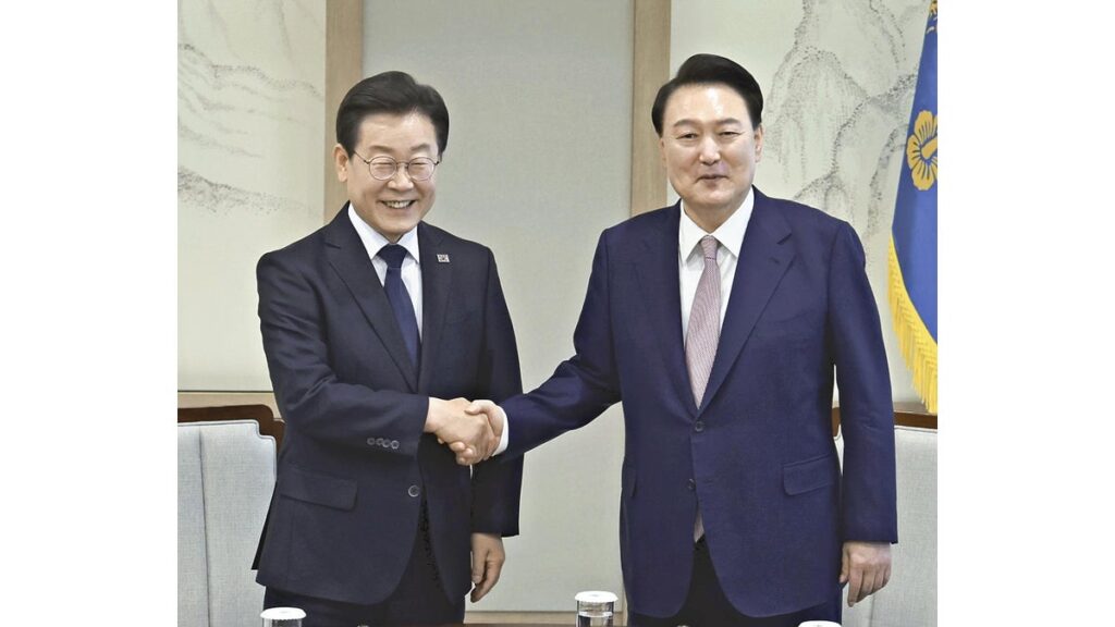 [国際] 韓国最大野党の李在明代表、総選挙大敗の尹大統領に「誤った国政を正せ」と強く迫る
