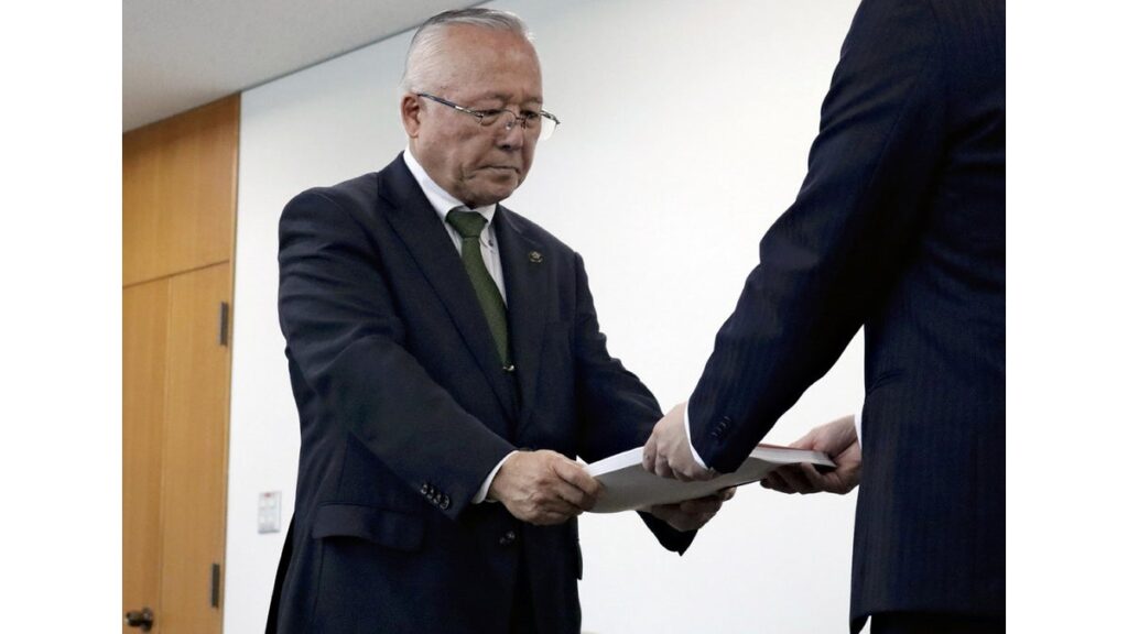 [社会] こども園バス置き去り死、遺族が廃園求め９５２０人分の署名提出「安心して通える園を作って」
