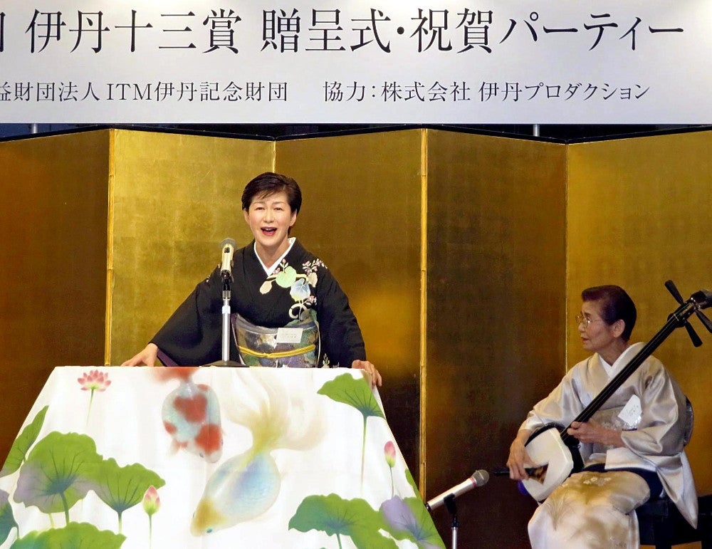 息の合った口演で、今や浪曲界屈指の名コンビと言われる２人。豊子師匠、これからもますますお元気で！