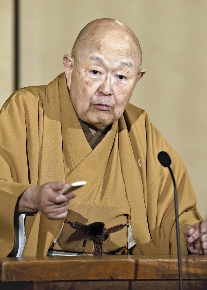 「怪談の貞水」の異名をとった一龍斎貞水。照明や音響、大道具を駆使した芝居さながらの「立体怪談」で人気を博した