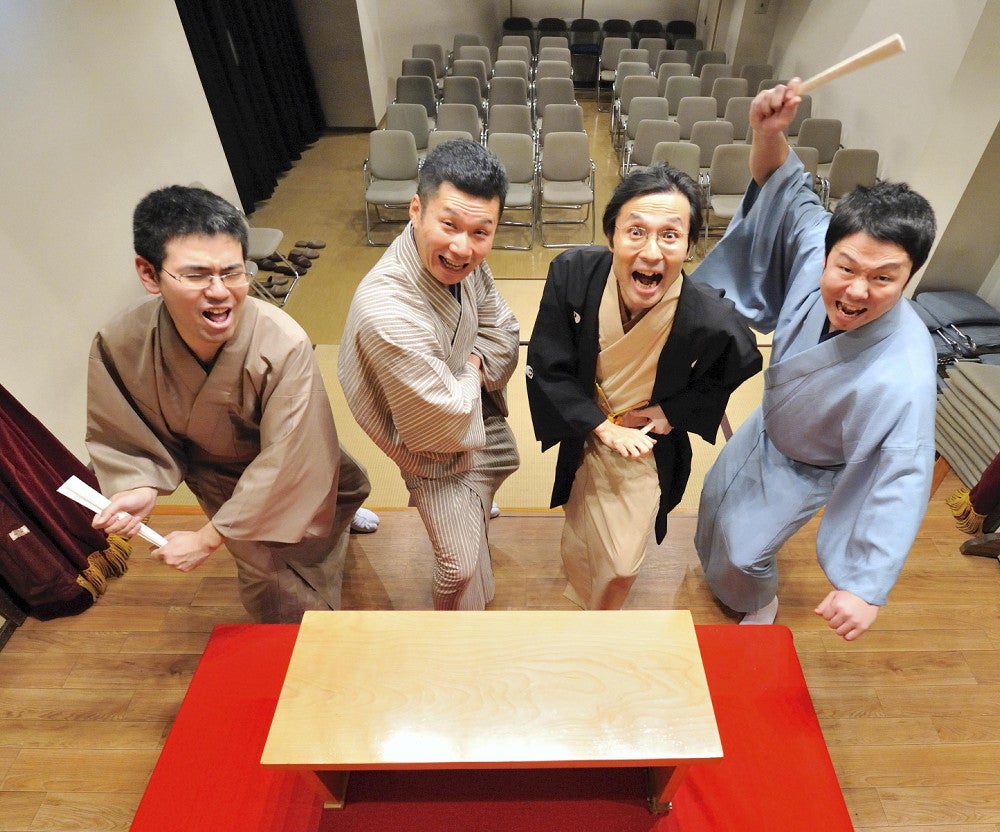 ２０１２年に若手講談師の会を始めたころ。右端が、前座２年目だった琴凌（当時は梅湯）。二ツ目まで名乗った「梅湯」は、故郷の山形県が温泉どころであることに由来する