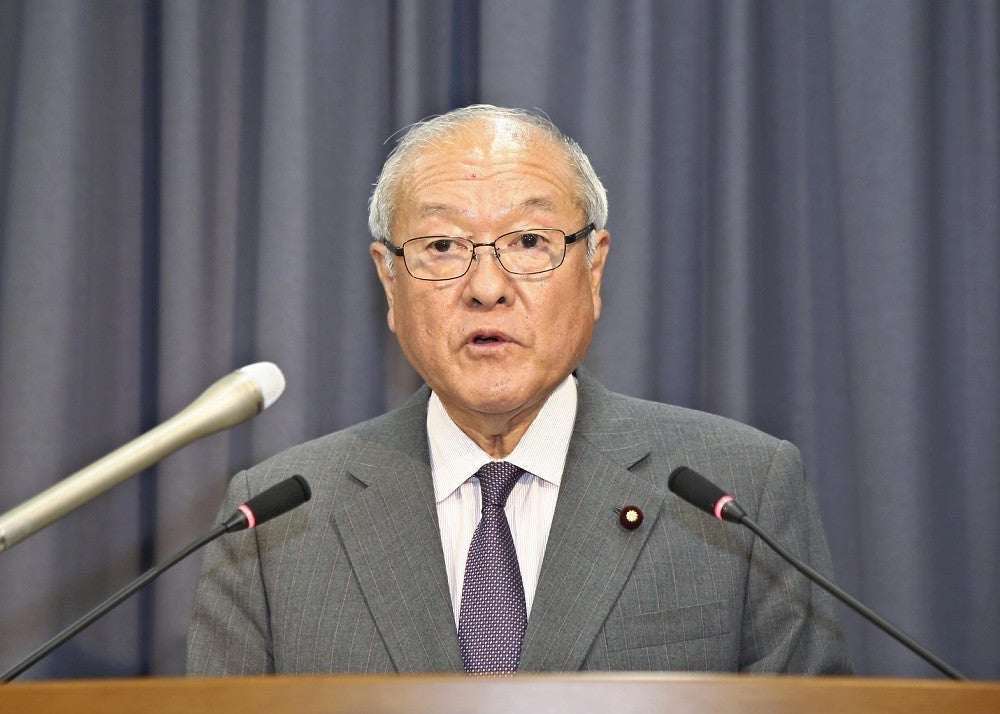 鈴木財務相