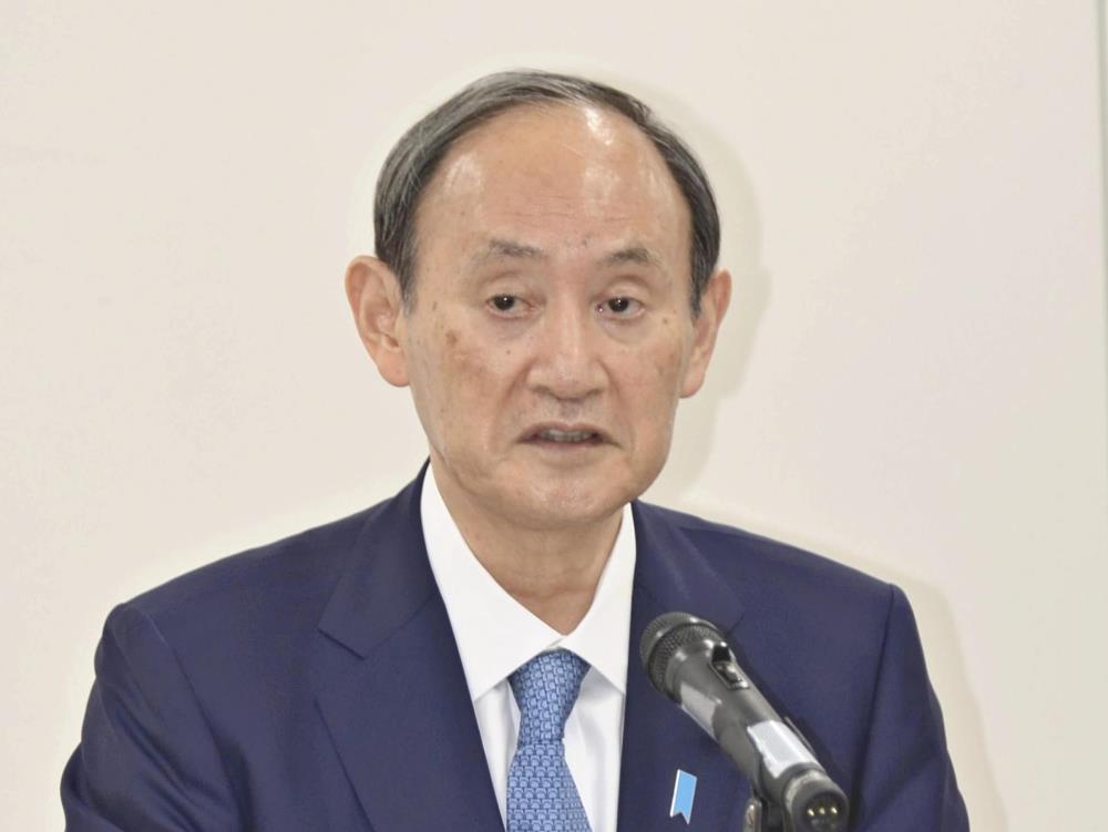 視察後に記者会見を行う菅前首相（１５日、福島第一原発で）