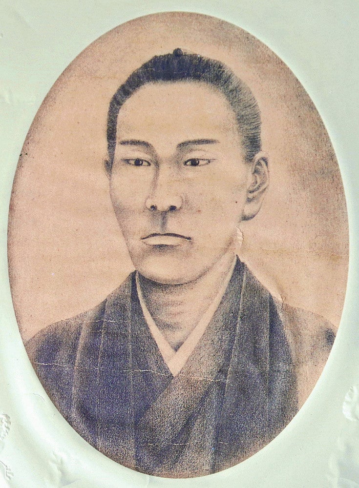 左内の肖像画＝春山公民館提供