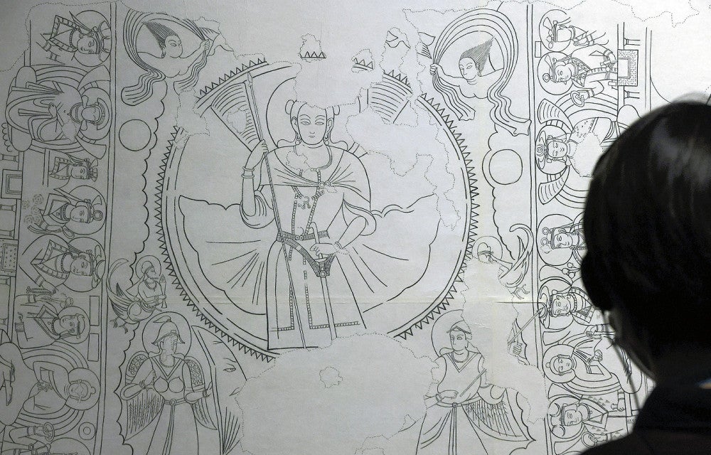 初公開されるゾロアスター教の太陽神ミスラの線図（１９日、京都市下京区の龍谷大学龍谷ミュージアムで）