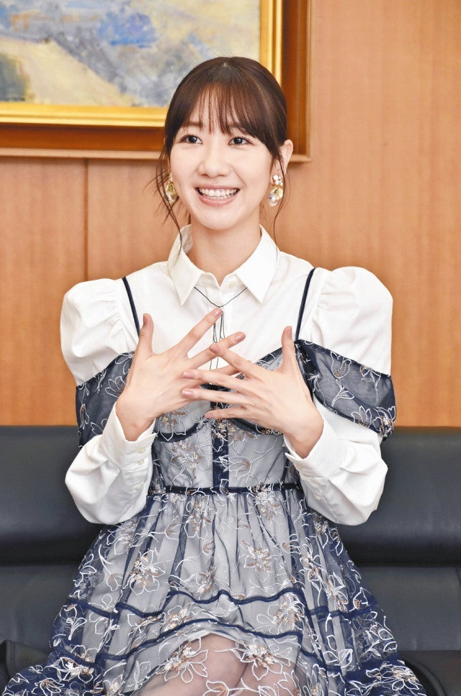 鹿児島への思いを語る柏木さん（１８日、鹿児島読売テレビで）