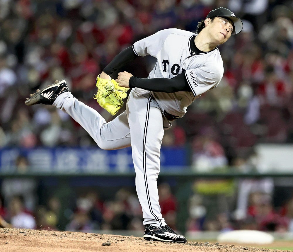 ２番手で登板した高梨（１９日）＝東直哉撮影