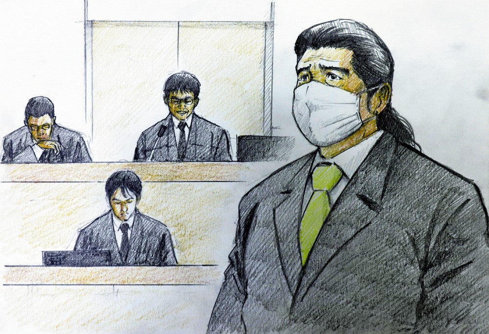 判決を聞く田中被告（右）（イラスト・構成　富永商太）