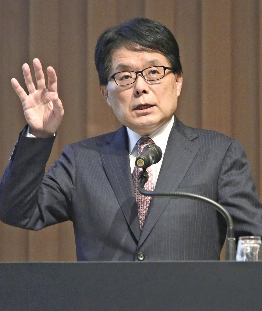 「人口戦略シンポジウム」で基調報告する増田寛也・日本郵政社長（２４日、東京都千代田区で）＝和田康司撮影