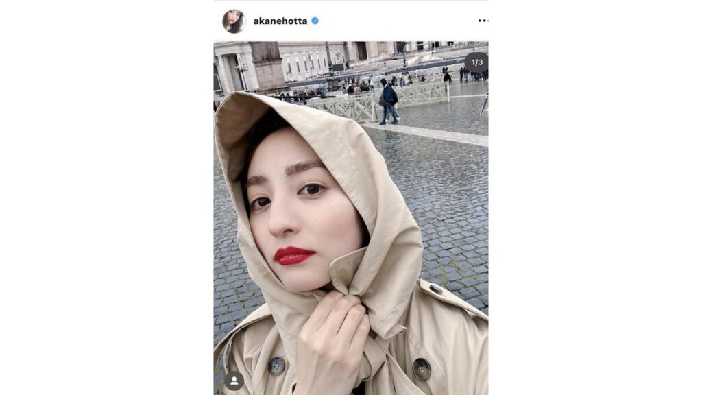 「オードリーヘップバーンみたい」堀田茜、オールバックの自撮りショットが美しすぎる！！「めちゃくちゃ素敵です」「格好よすぎる」の声