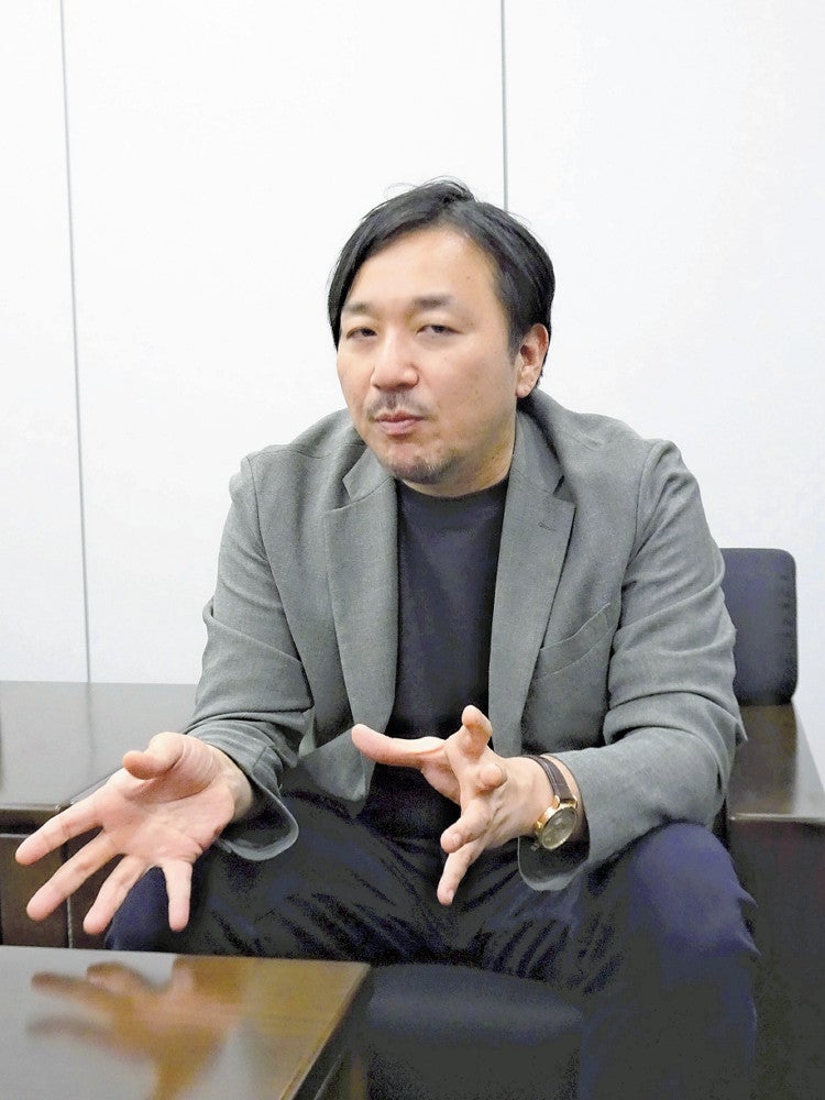 「ほんまる」について語る今村さん