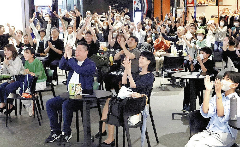 レブナイズの勝利に沸くＰＶ会場