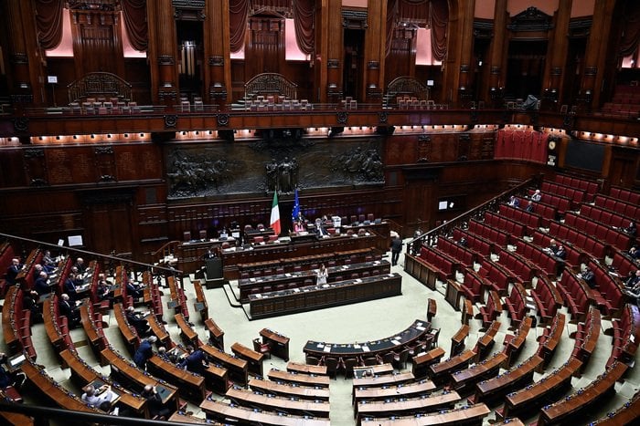 2回目の投票から5か月後の3回目の投票でも、合同会議中の議会は憲法裁判所の裁判官を選出できなかった