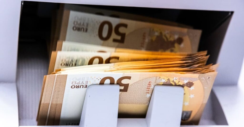 フィンランド税務当局、ホワイトカラー犯罪の増加を報告 | イールニュース