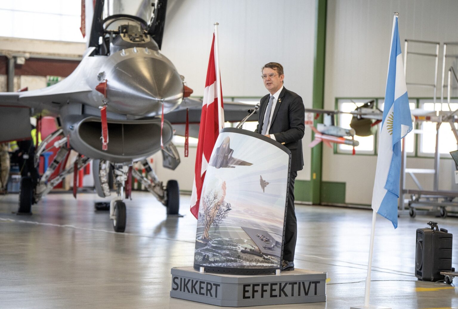 NATO同盟国、ウクライナへのF-16を「艦隊全体」として2024年4月22日に退役と確認