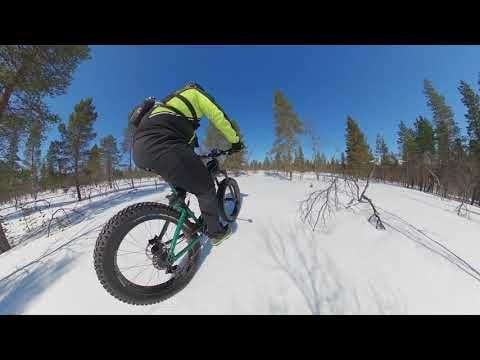 今日は電子ファットバイクでラップランドを走るスノークラスト。 天気に恵まれて、こんなことは滅多に起こらない。