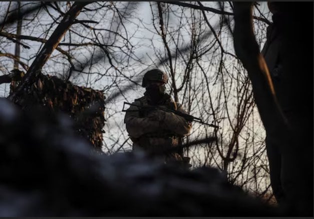 戦争が始まって以来、戦闘を避けてウクライナを離れようとして30人の男性が死亡した