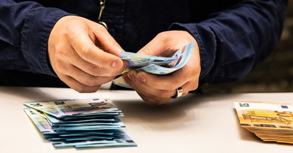 フィンウォッチ：税金の抜け穴により州は年間10億ユーロの費用がかかる