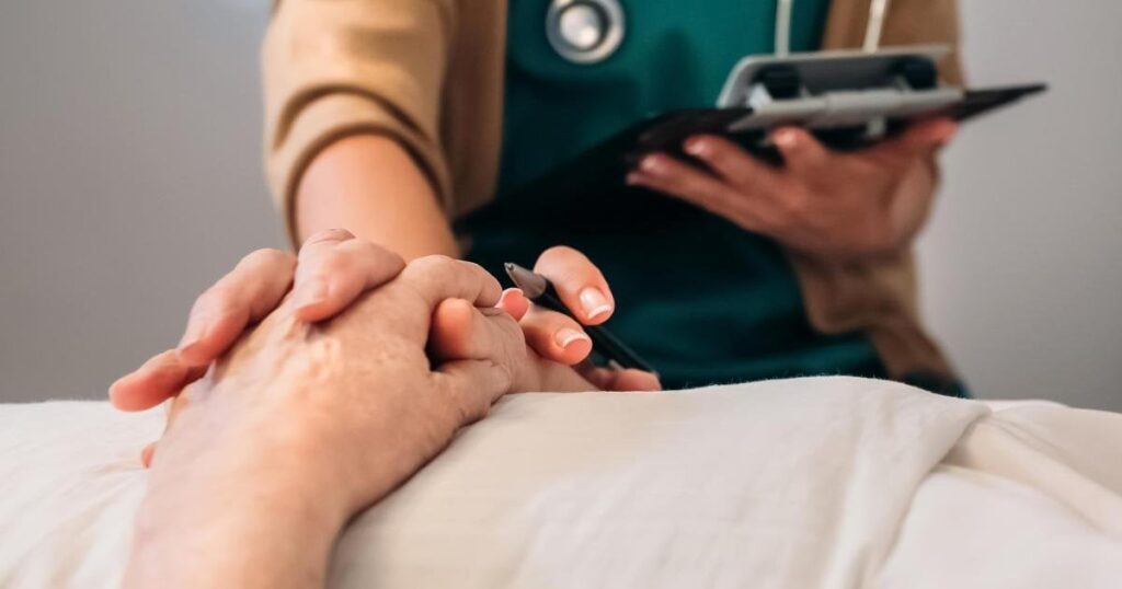 安楽死は合法化されるべきだ。