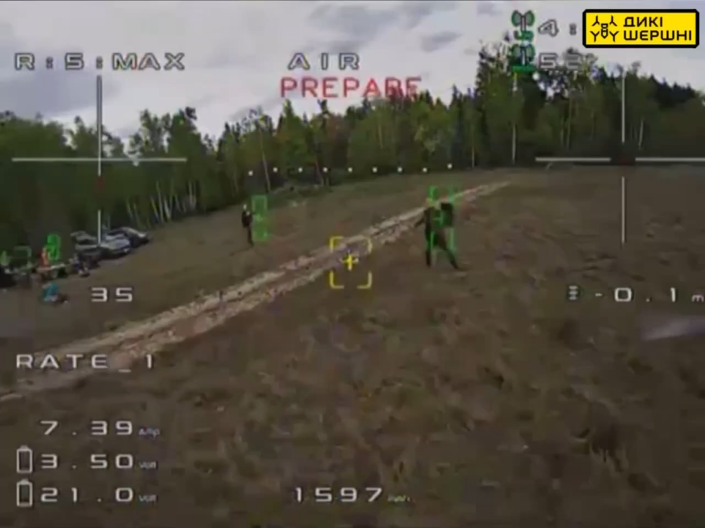人工知能を搭載したウクライナのFPVドローンのテストを実施。装甲車両だけでなく歩兵も探知して攻撃できるようになった。