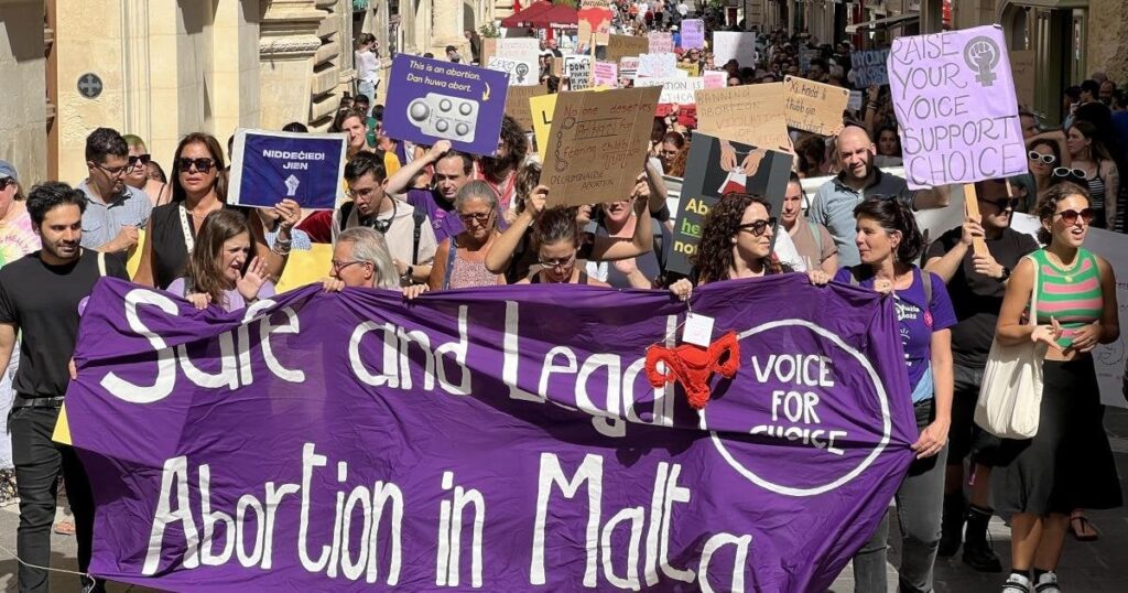 中絶。 マルタ国民/居住者として、マルタで合法化したいと思いますか?