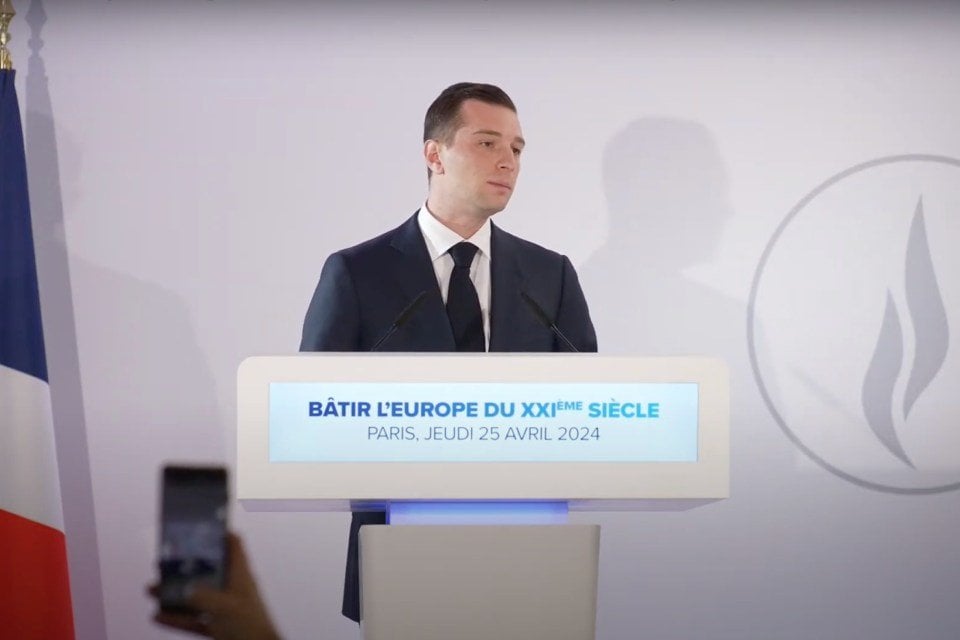 バルデラ氏は自身の計画を提示しながらEUを攻撃するも質問からは逃げる