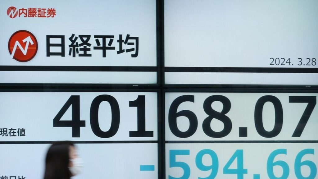 なぜ賃上げなのに｢海外なんて高くて行けない｣と感じるのか…前代未聞の経済実験｢円劣化バブル｣の危うさ - 円安政策で日本人はどんどん貧しくなっている