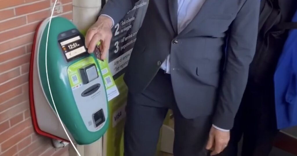 Trenitalia ルートでテスト中の Tap N Go Trenitalia ルートでテスト中の Tap N Go