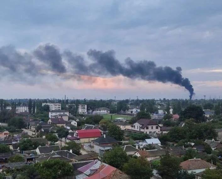 ウクライナ、クリミアのジャンコイ空軍基地への攻撃でロシアの装備品が破壊されたことを明らかに
