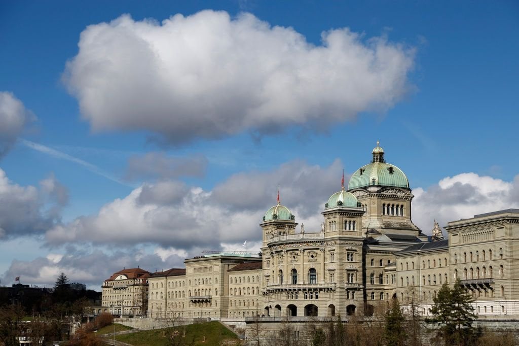 スイス議会委員会、ウクライナに55億ドルの援助を送る案を支持