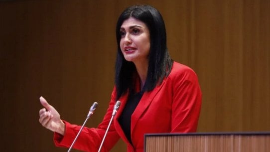モンタネール氏は6月18日と19日にマガロン氏、フェレール氏、スニェ氏を証人として裁判を受ける予定。