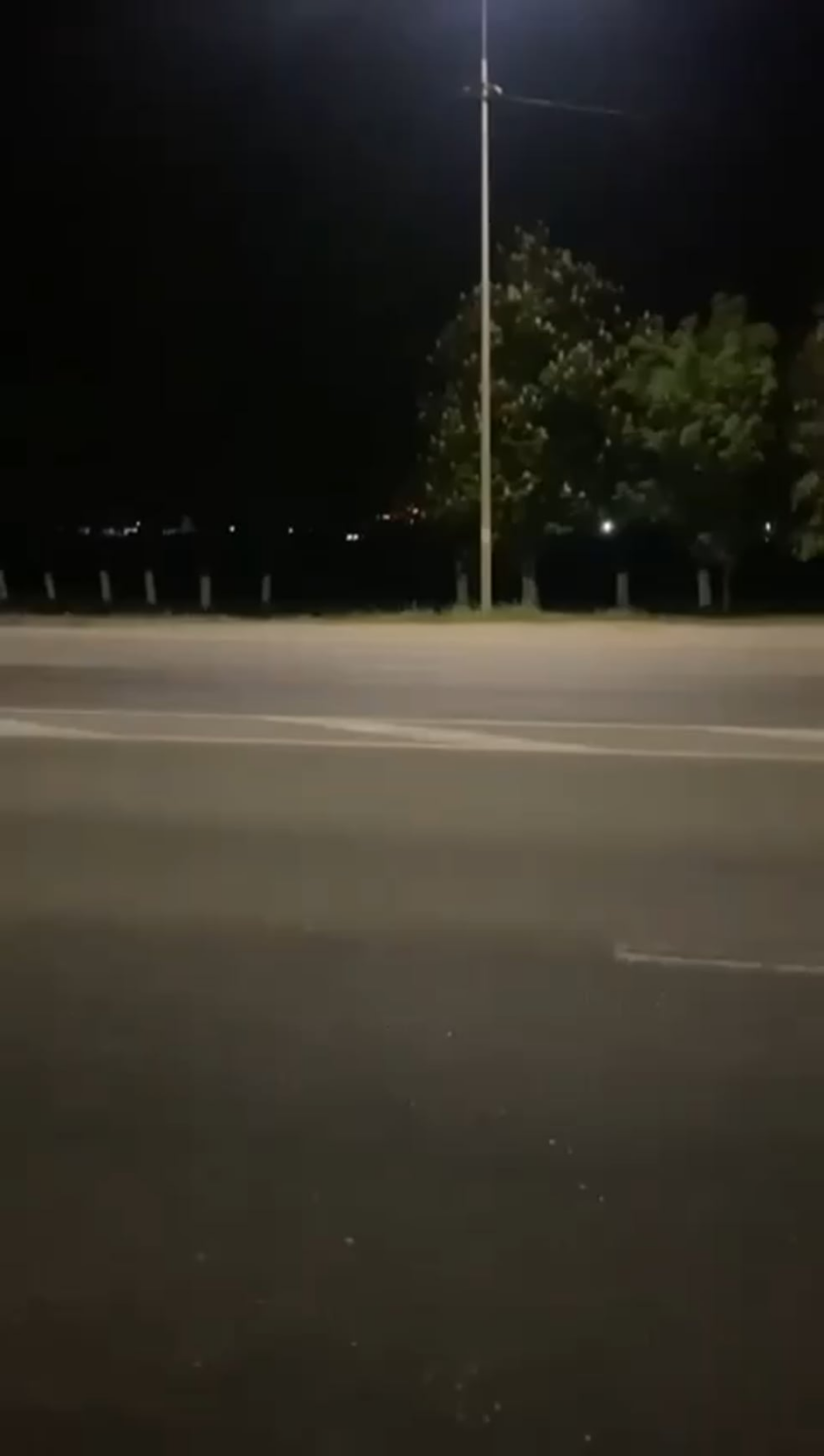 ロシアのクラスノダール準州にあるイルスキー製油所を襲ったドローンの別のビデオ。地元住民は14回の爆発音を聞いたと述べた