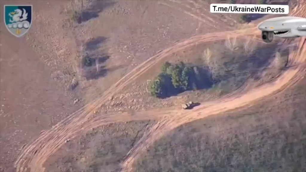 M142 HIMARSが反撃中にロシアのBM-21 GRADを爆破