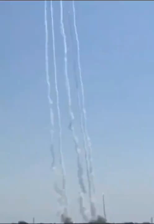 支援が途上にある今、ロシア国民に苦痛をもたらすために16発のGMLRSが発射され、我々がこれまでに見た中で最大規模のHIMARS(GMLRS)発射