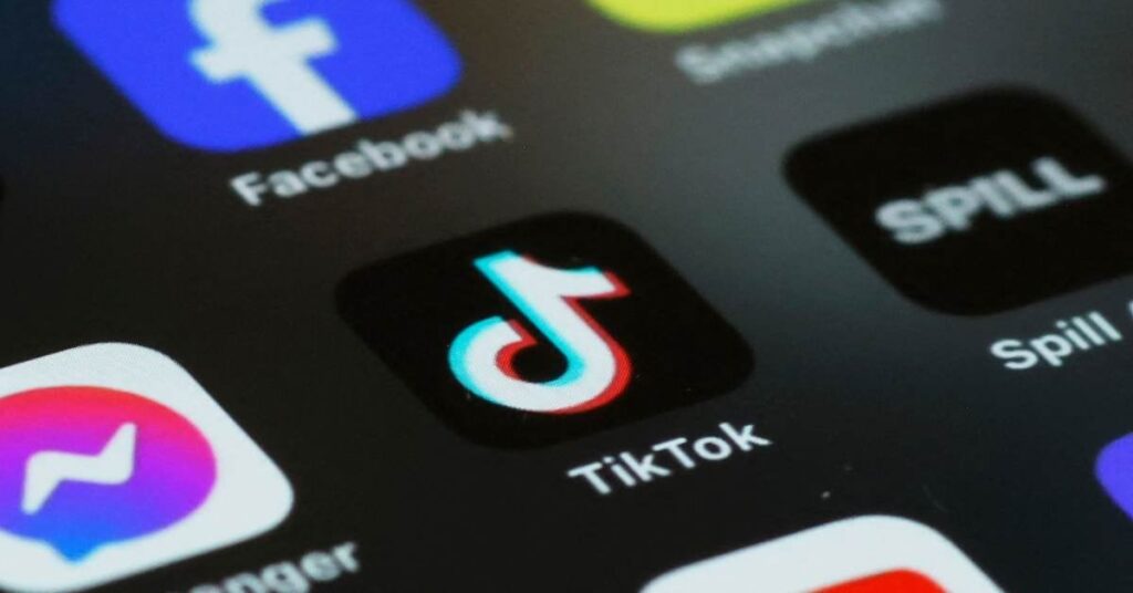 これは本当ですか？ 私は Tiktok に参加していないし、家族の誰もやっていないので、Tiktok のものの多くは私にとって異質なものです。 しかし、これは本当の挑戦なのでしょうか、それともパニックを引き起こしたのは 1 つの投稿でしょうか?