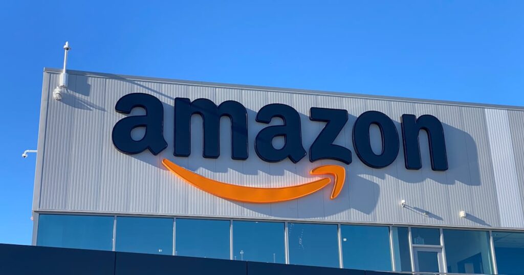 Amazon株、3年弱ぶり高値更新 クラウドにAIの追い風